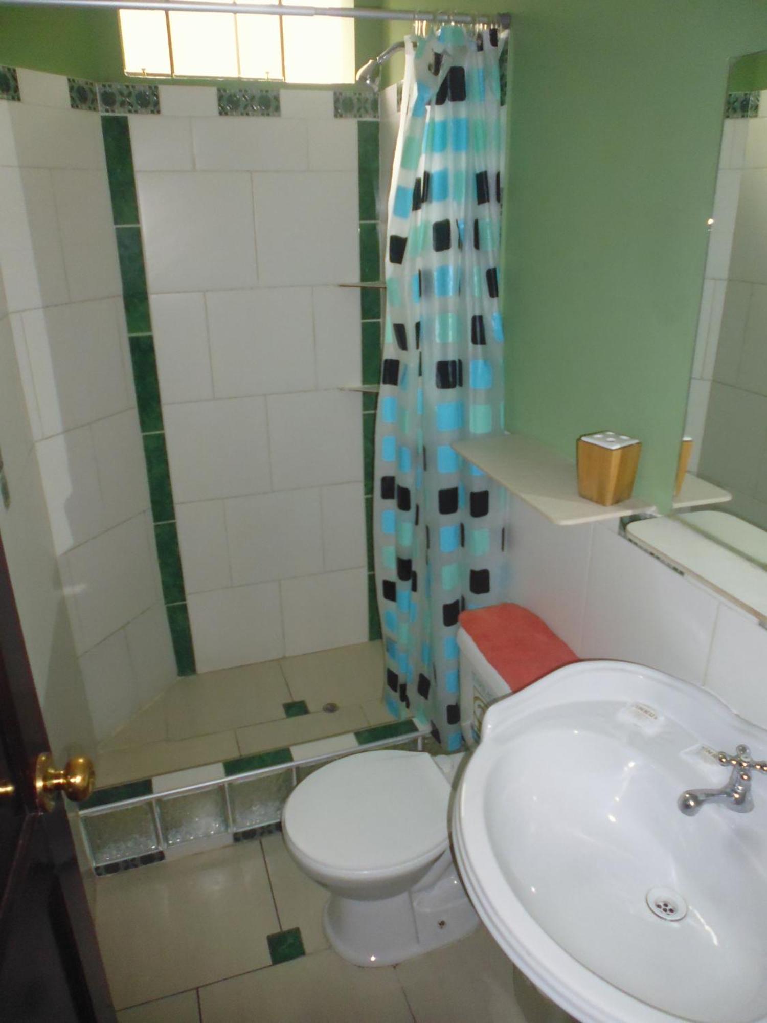 Hotel Tinkus Inn Lima Bagian luar foto