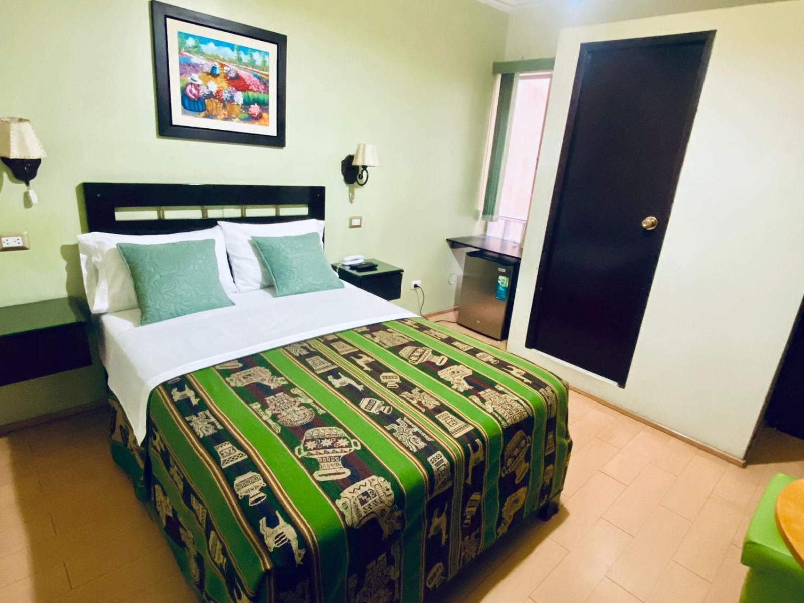 Hotel Tinkus Inn Lima Bagian luar foto