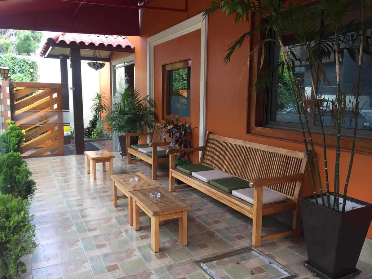 Hotel Tinkus Inn Lima Bagian luar foto